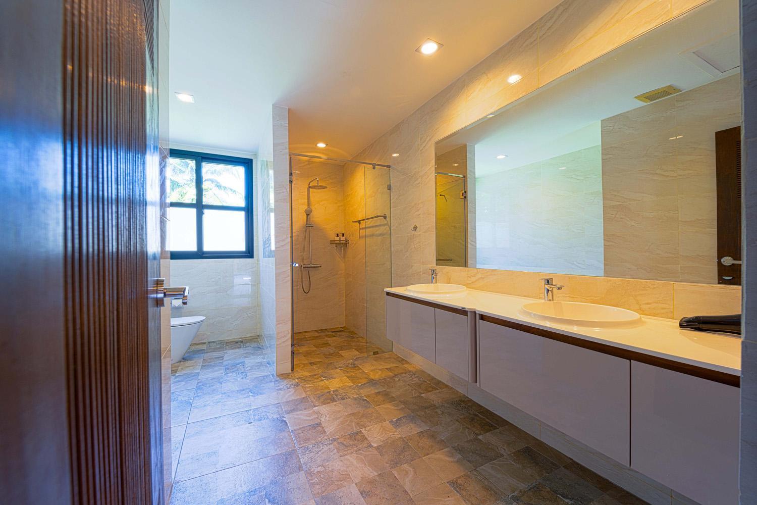 Villa Luxury 5 Bedroom Close To Srs Hua Hin