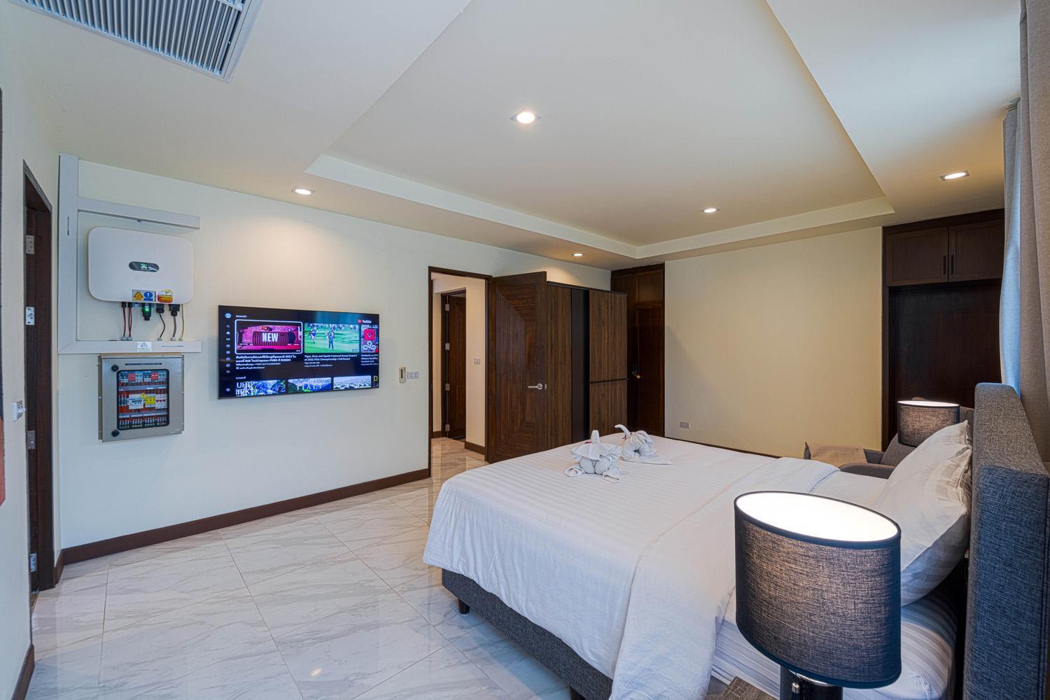 Villa Luxury 5 Bedroom Close To Srs Hua Hin